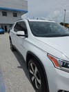 2 thumbnail image of  2021 Chevrolet Traverse LT Leather