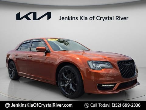 1 image of 2021 Chrysler 300 Touring