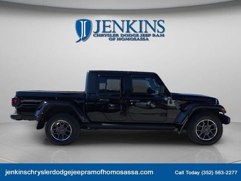 1 image of 2021 Jeep Gladiator Sport