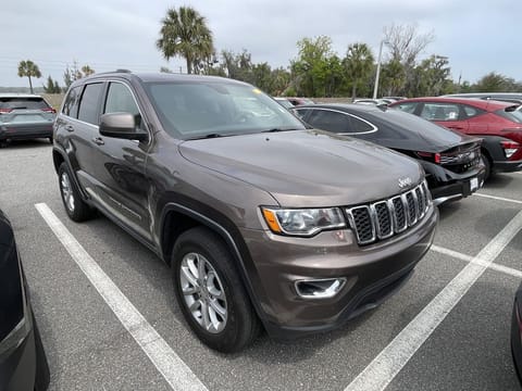 1 image of 2021 Jeep Grand Cherokee Laredo E