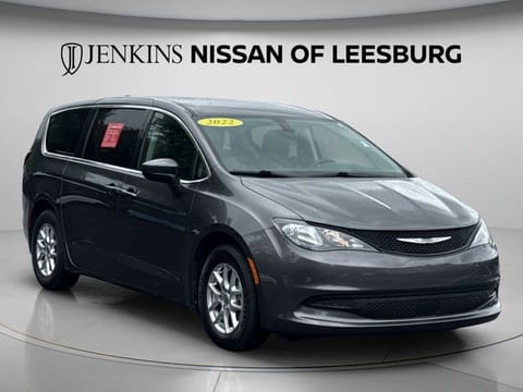 1 image of 2022 Chrysler Voyager LX