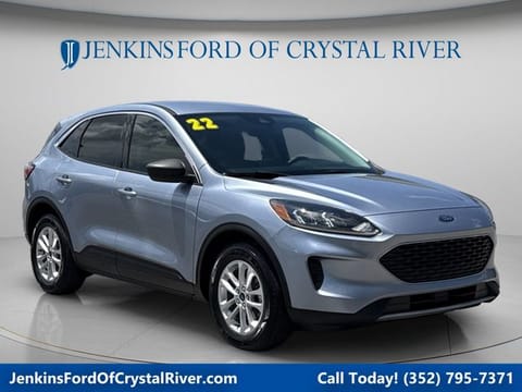 1 image of 2022 Ford Escape SE