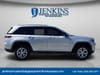 2 thumbnail image of  2022 Jeep Grand Cherokee Limited
