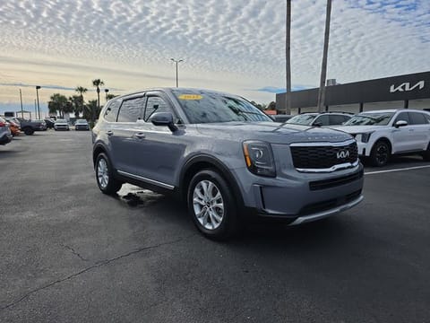 1 image of 2022 Kia Telluride LX