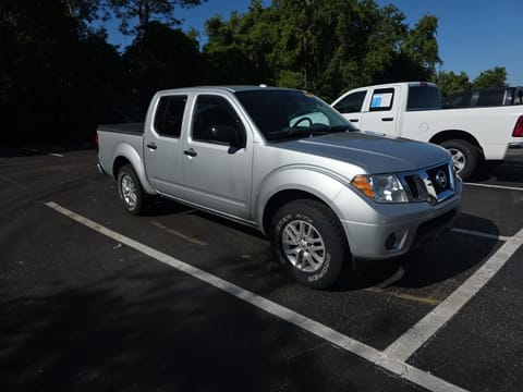 1 image of 2022 Nissan Frontier SV