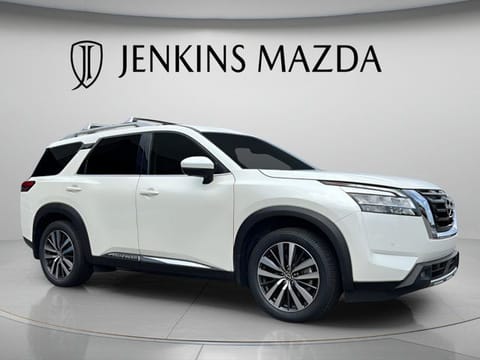 1 image of 2022 Nissan Pathfinder Platinum