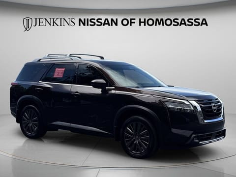 1 image of 2022 Nissan Pathfinder SL