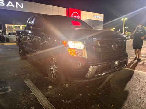 1 image of 2022 Nissan Titan SV
