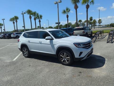 1 image of 2022 Volkswagen Atlas 2.0T SE