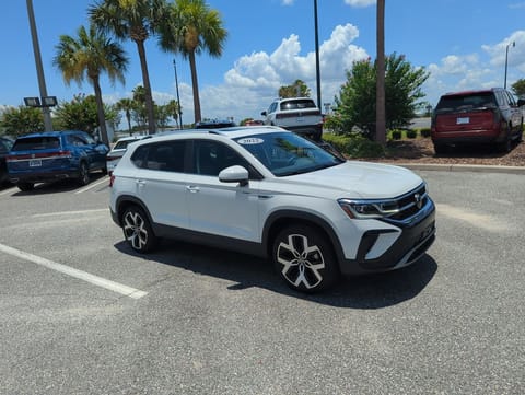 1 image of 2022 Volkswagen Taos 1.5T SEL