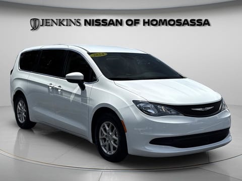 1 image of 2023 Chrysler Voyager LX