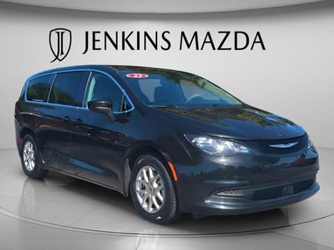 1 image of 2023 Chrysler Voyager LX