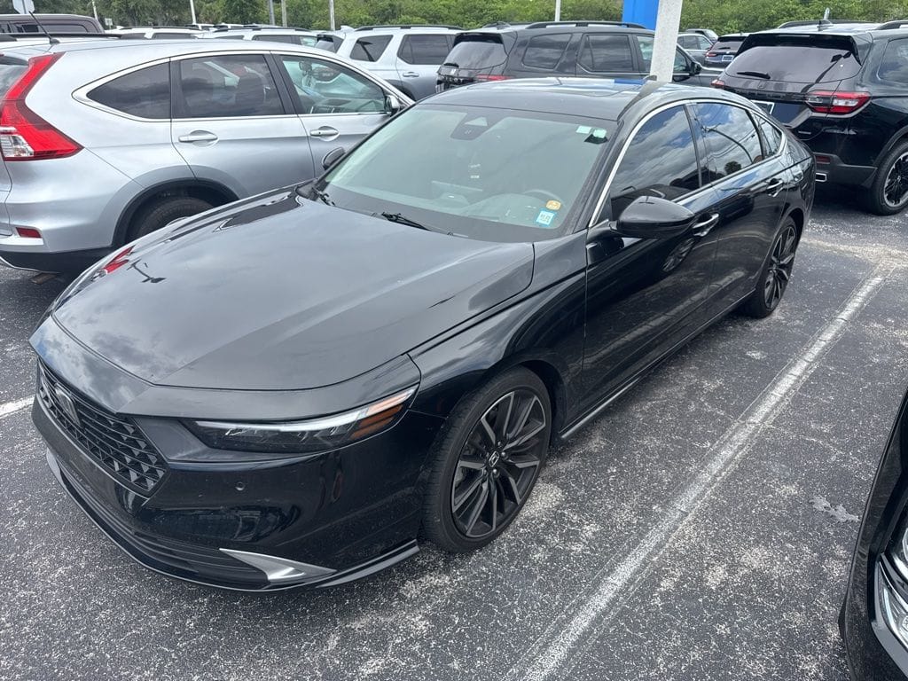 2023 Honda Accord Hybrid Touring's photo