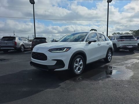 1 image of 2023 Honda HR-V LX