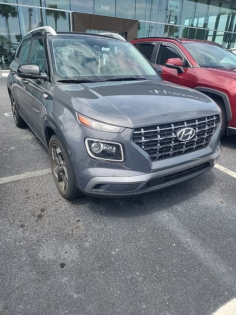 1 image of 2023 Hyundai Venue Limited