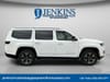 1 thumbnail image of  2023 Jeep Wagoneer Series III