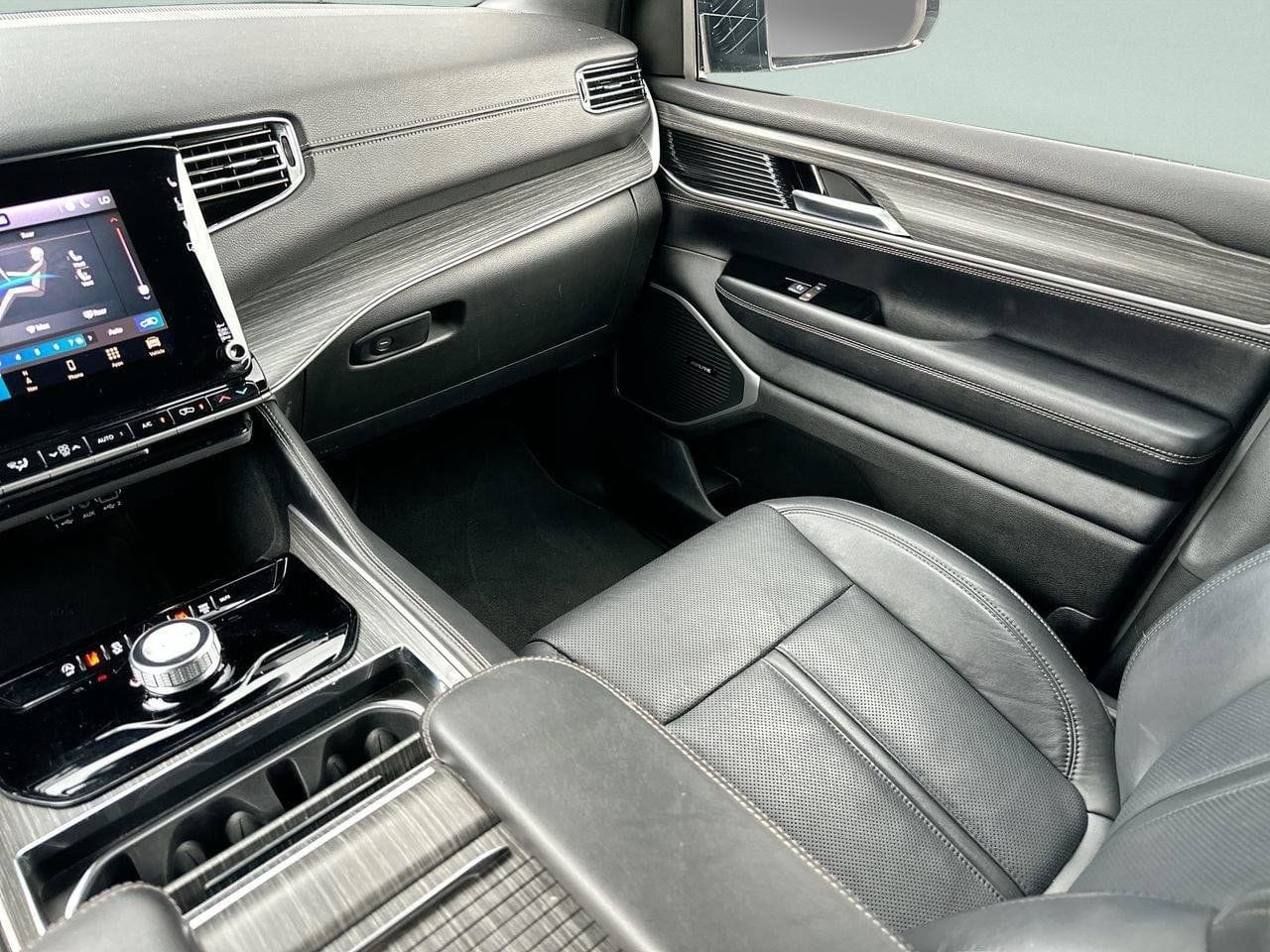 2023 Jeep Wagoneer Series III - Photo 14