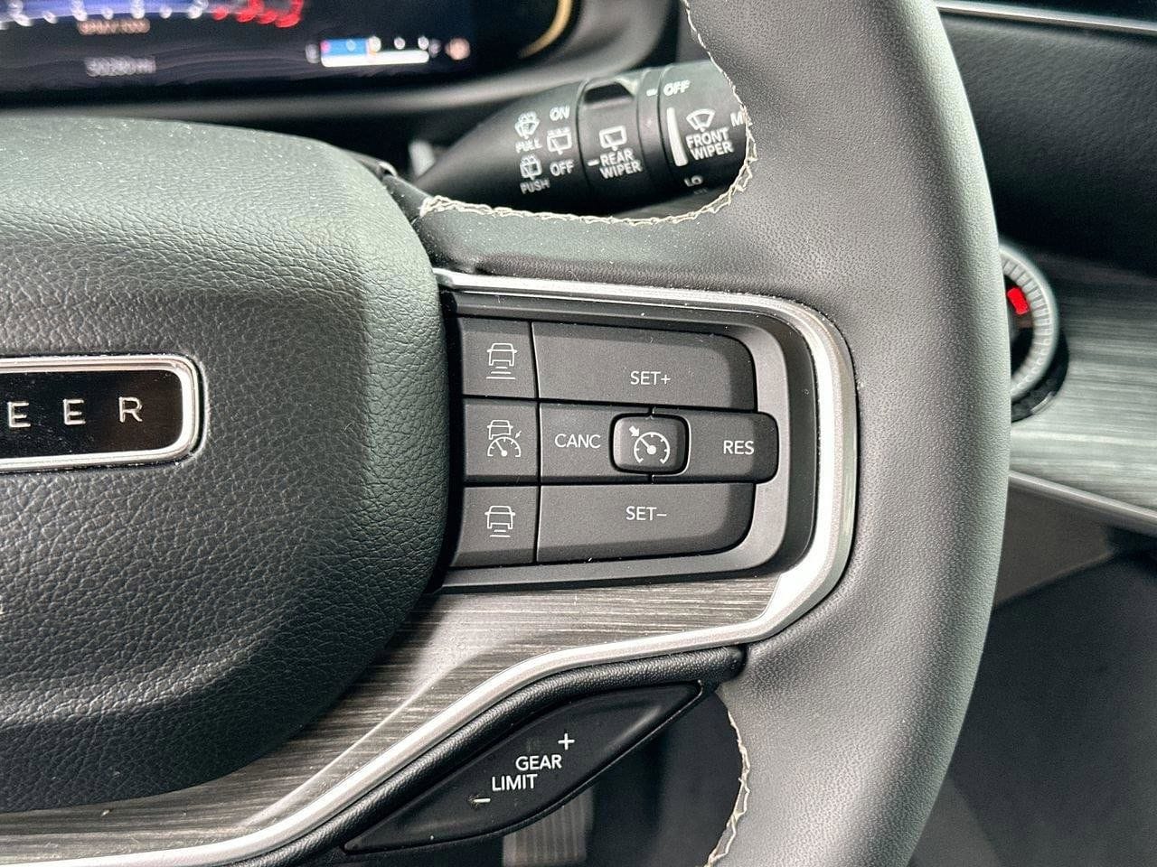 2023 Jeep Wagoneer Series III - Photo 28