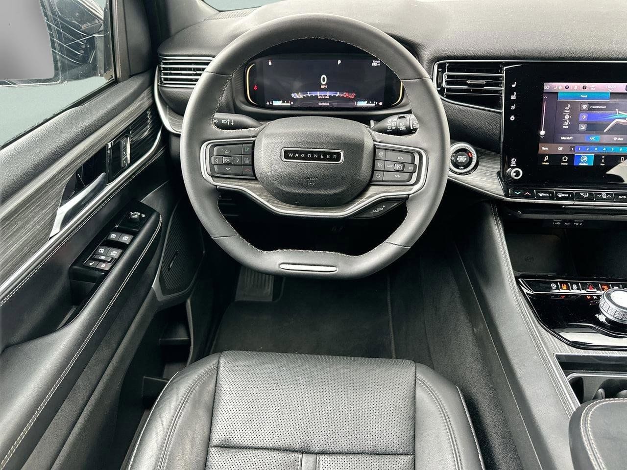 2023 Jeep Wagoneer Series III - Photo 12