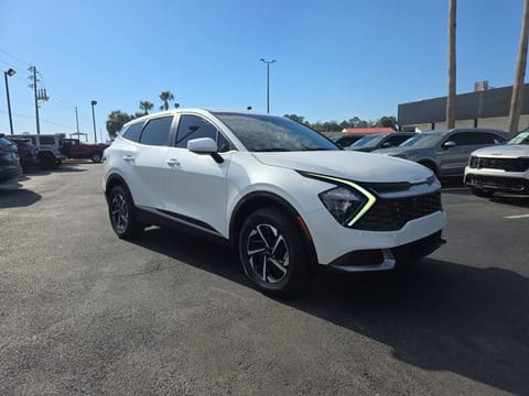 1 image of 2023 Kia Sportage Hybrid LX