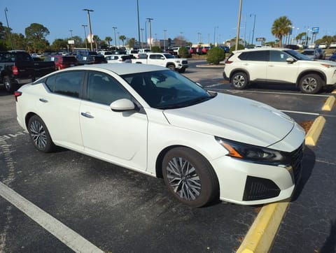 1 image of 2023 Nissan Altima 2.5 SV