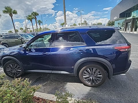 1 image of 2023 Nissan Pathfinder SL