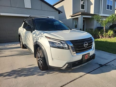 1 image of 2023 Nissan Pathfinder SL