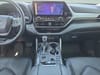 9 thumbnail image of  2023 Toyota Highlander L