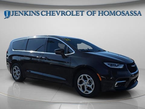 1 image of 2024 Chrysler Pacifica Limited