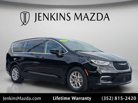 1 image of 2024 Chrysler Pacifica Touring L