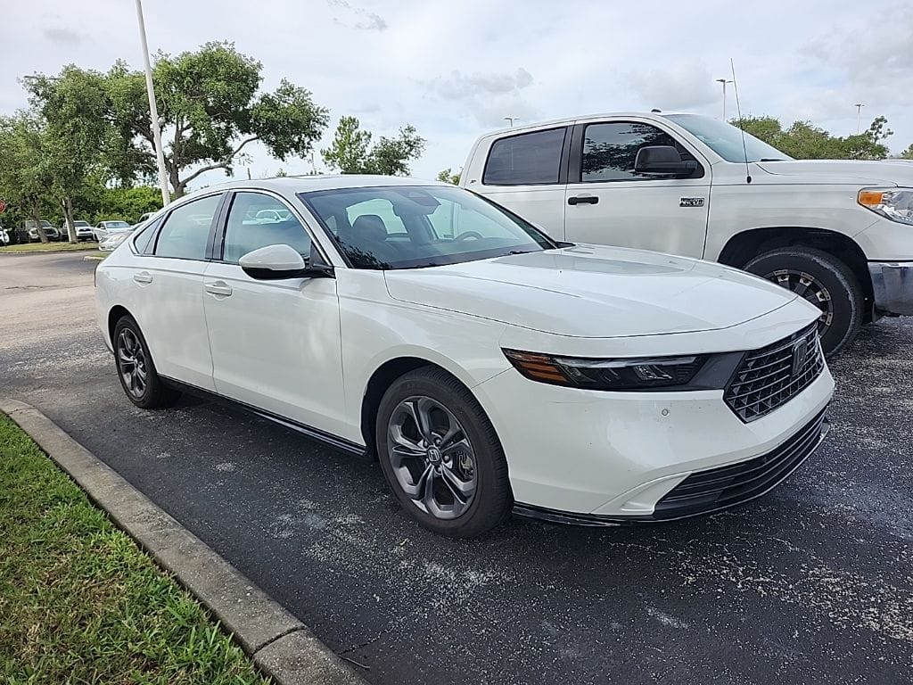 2024 Honda Accord Hybrid EX-L's photo