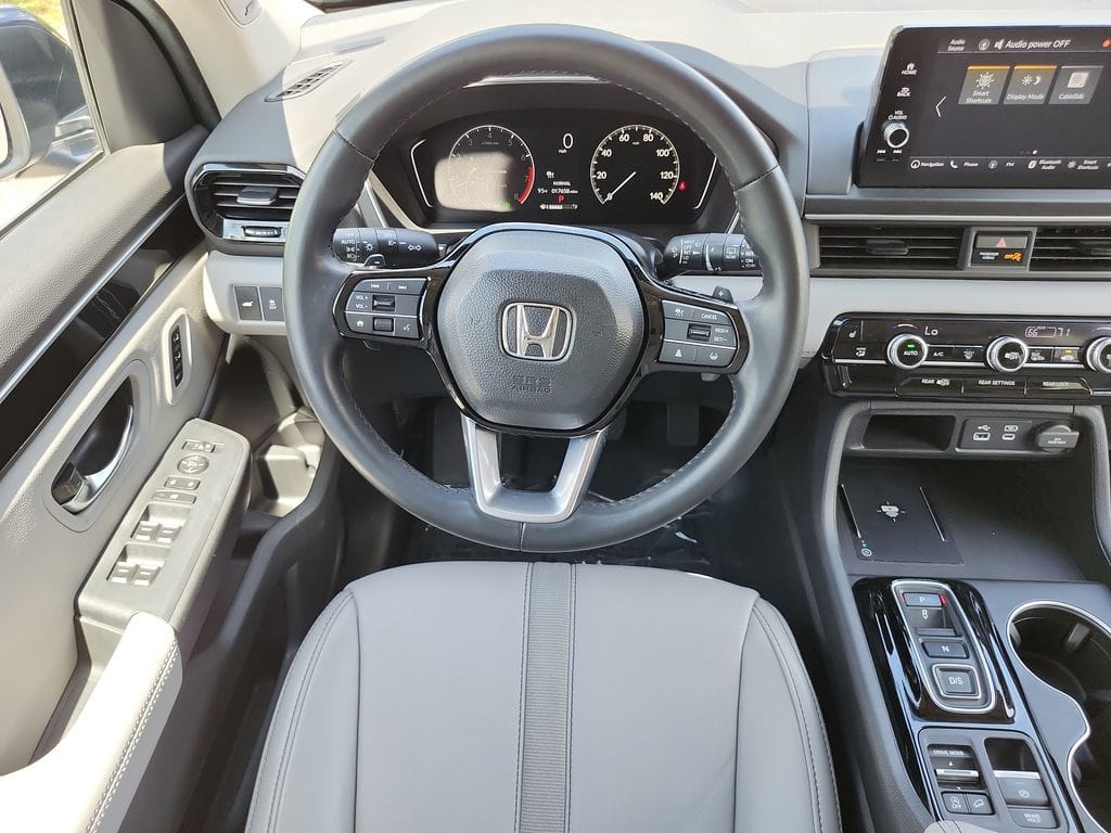 2024 Honda Pilot Touring - Photo 19
