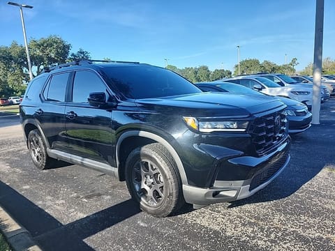 1 image of 2024 Honda Pilot TrailSport