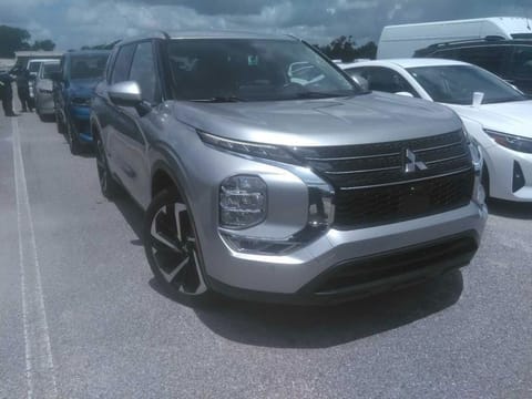1 image of 2024 Mitsubishi Outlander