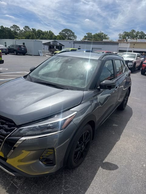 1 image of 2024 Nissan Kicks SR