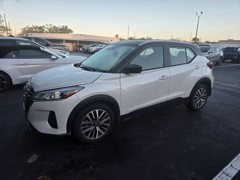 1 image of 2024 Nissan Kicks SV