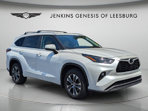 1 image of 2024 Toyota Highlander XLE