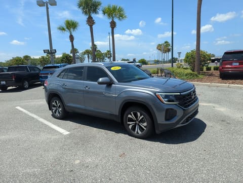1 image of 2024 Volkswagen Atlas Cross Sport 2.0T SE