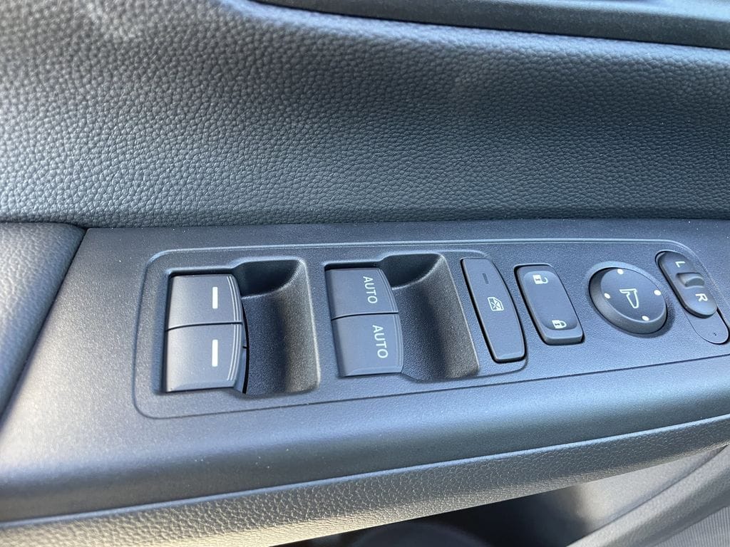 2025 Honda CR-V EX - Photo 37