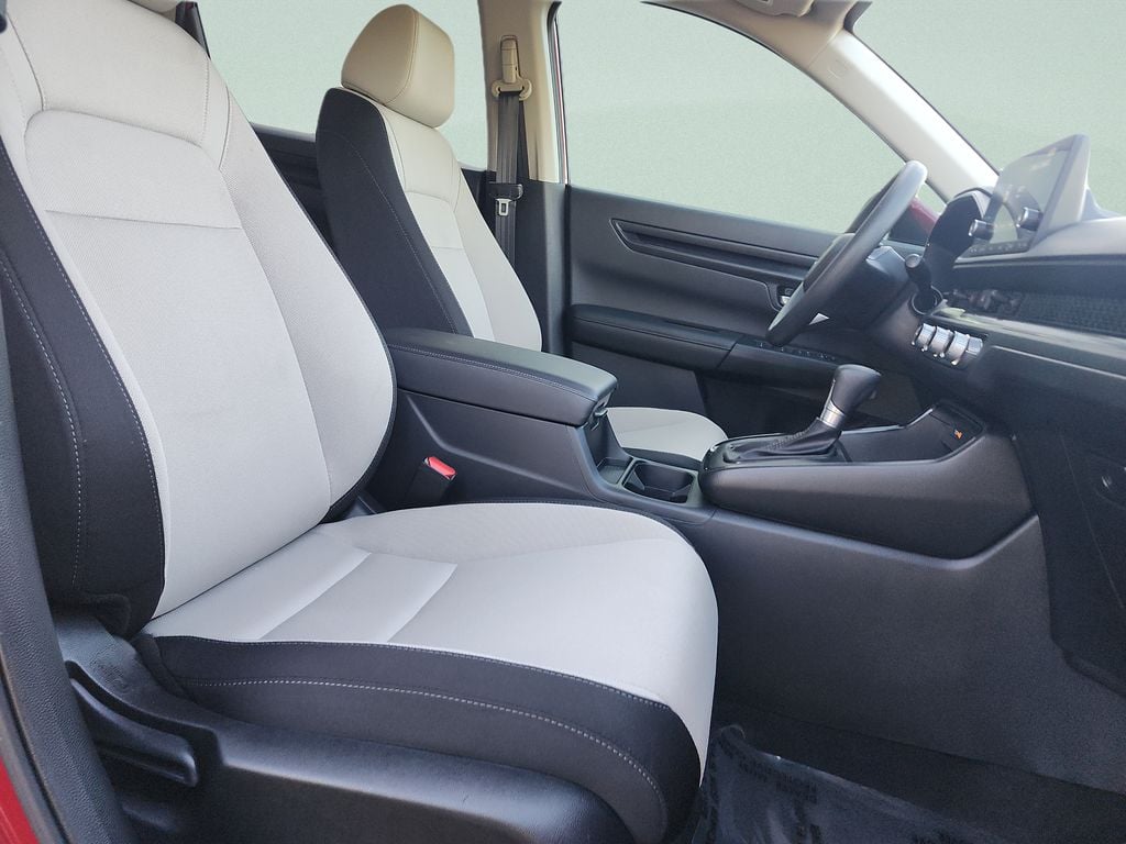 2025 Honda CR-V LX - Photo 18