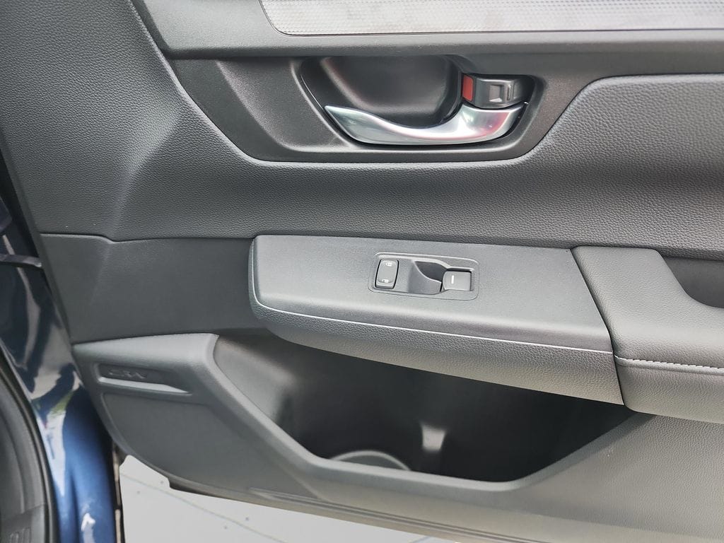 2025 Honda CR-V LX - Photo 23