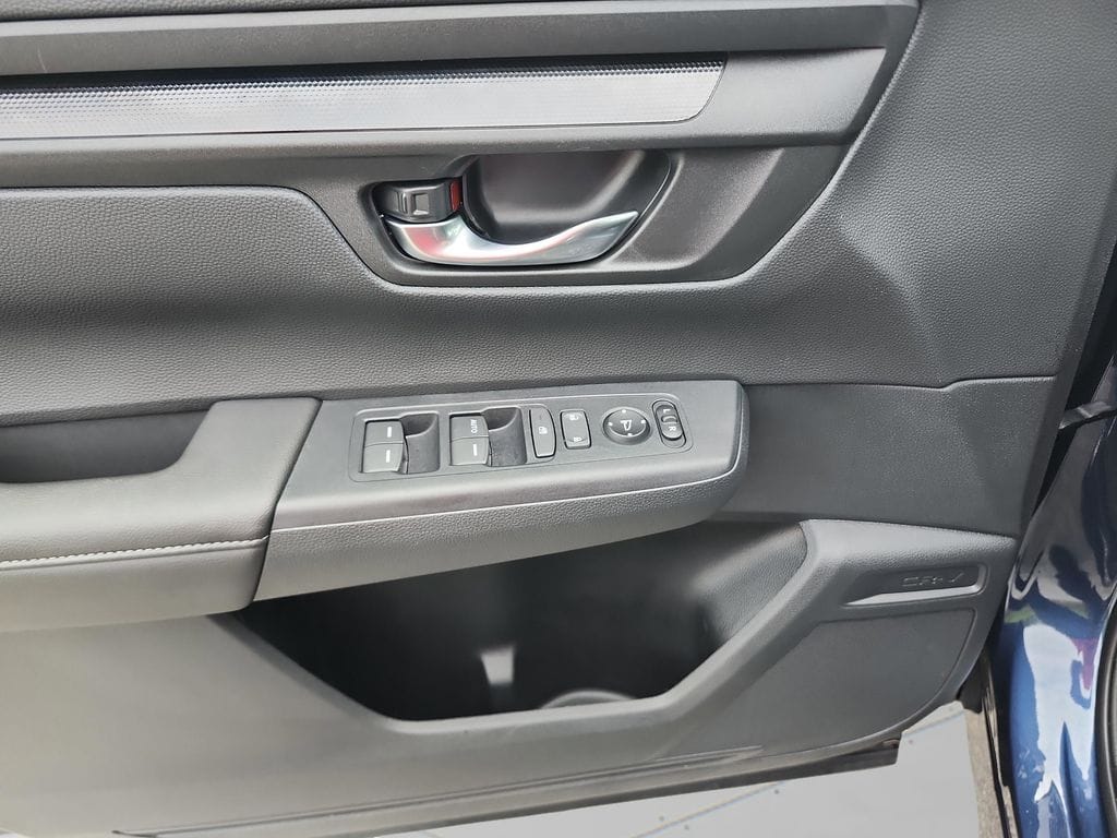 2025 Honda CR-V LX - Photo 21