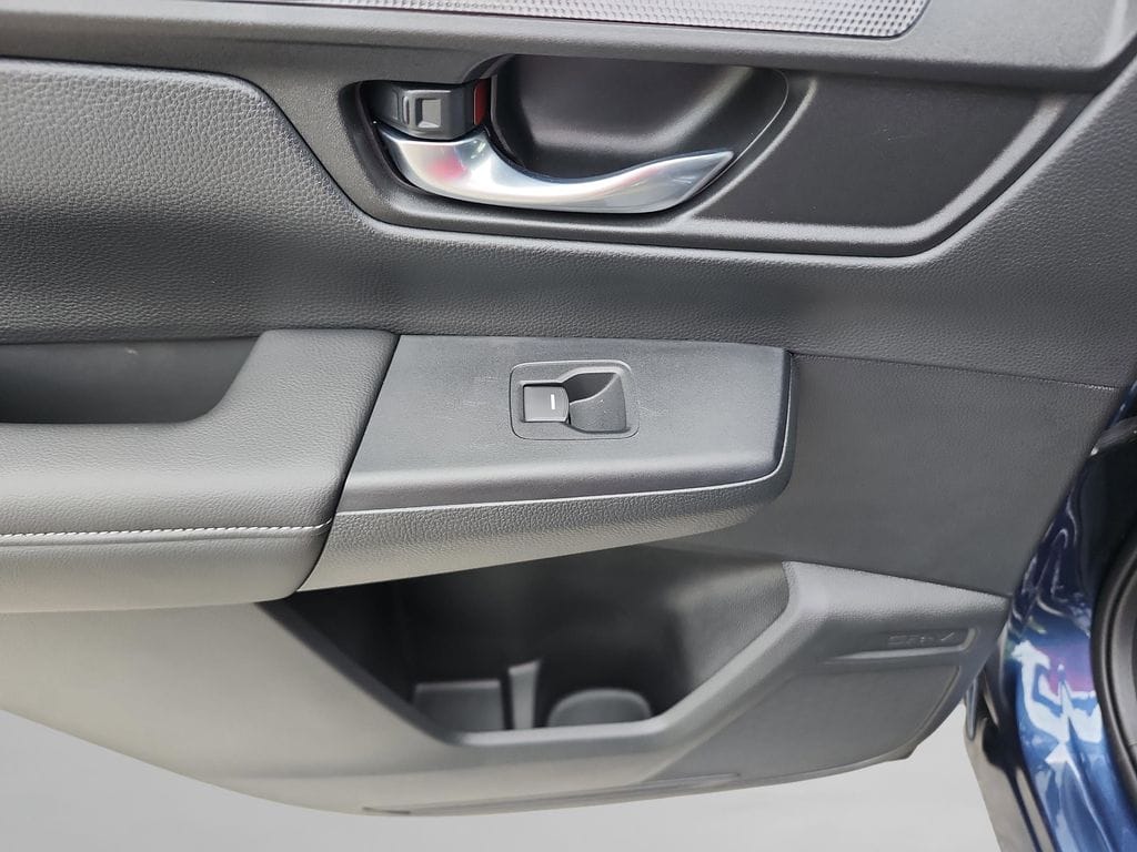2025 Honda CR-V LX - Photo 22