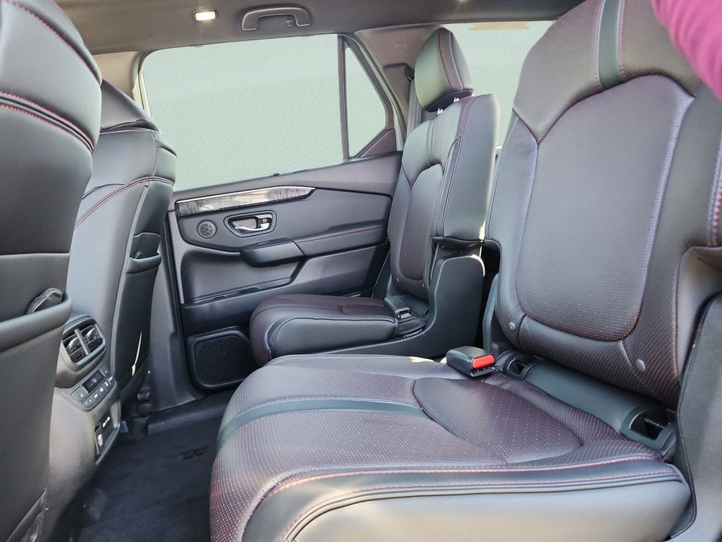 2025 Honda Pilot Black Edition - Photo 23