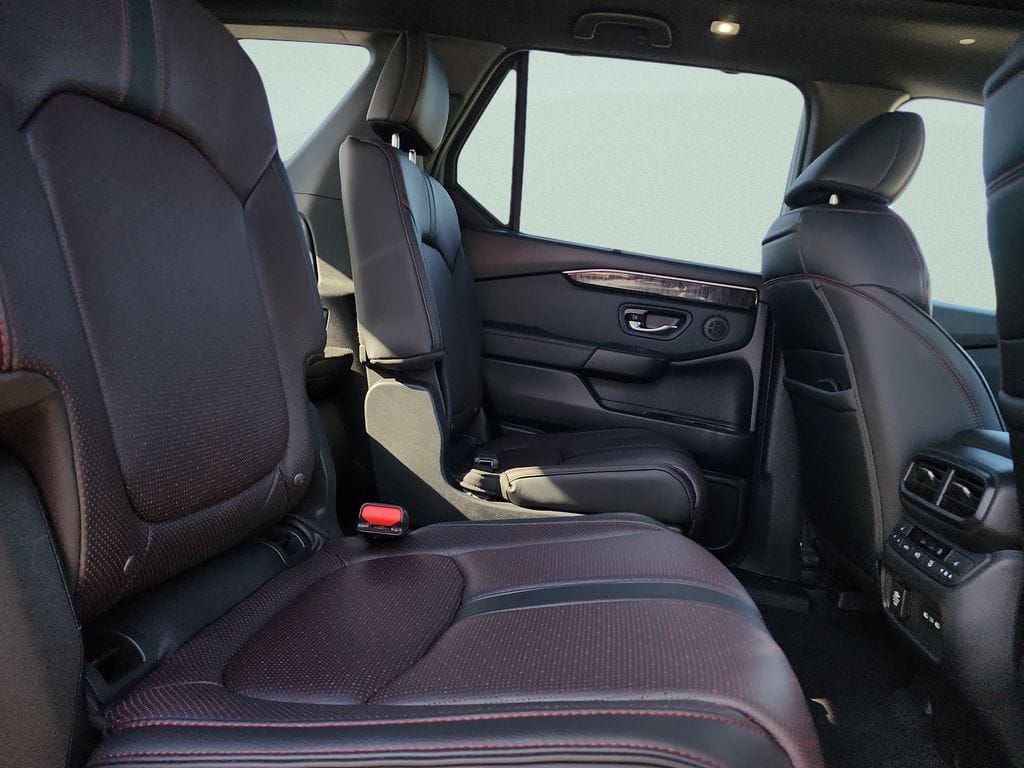 2025 Honda Pilot Black Edition - Photo 34