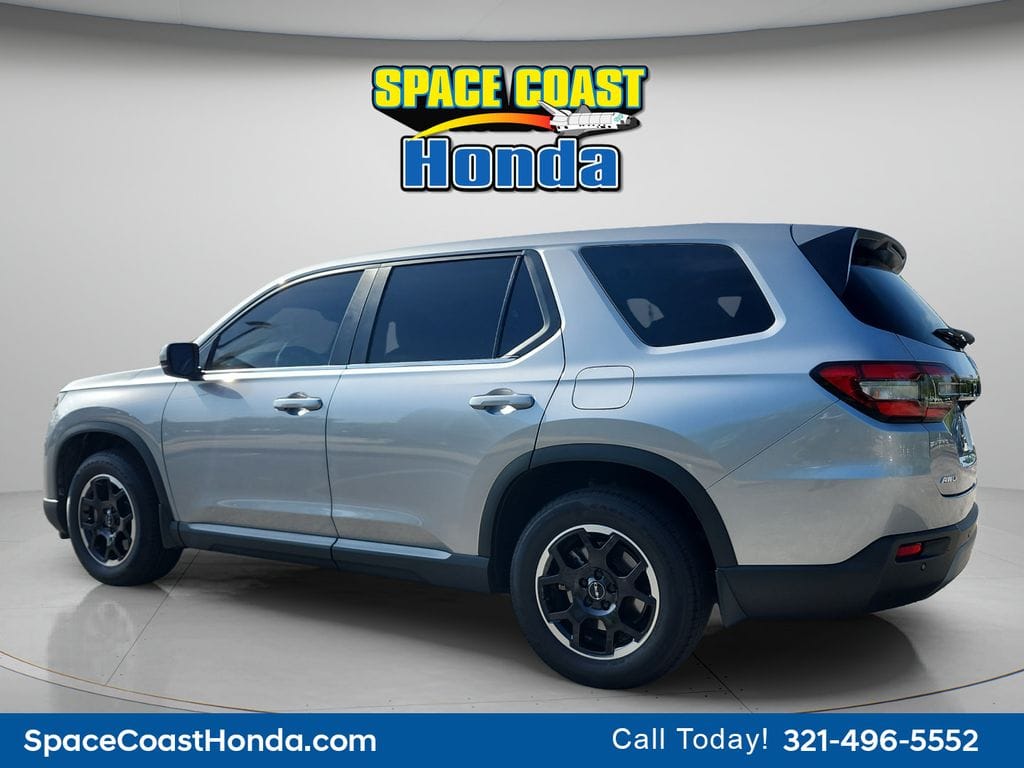 2025 Honda Pilot EX-L+ - Photo 11