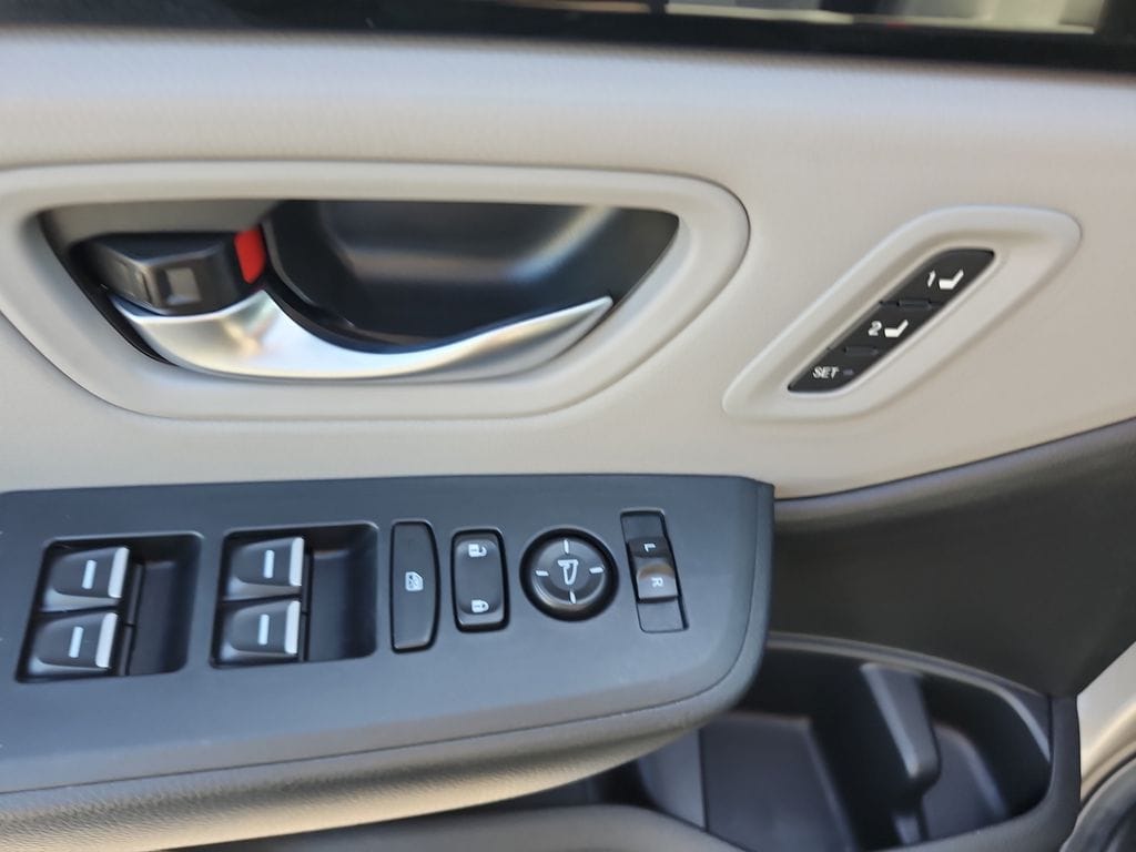 2025 Honda Pilot EX-L+ - Photo 23