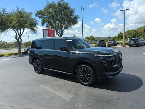 1 image of 2025 INFINITI QX80 AUTOGRAPH