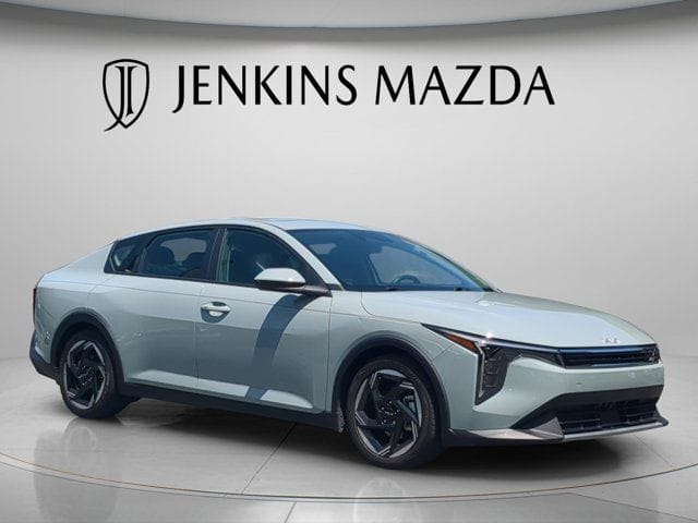 2025 Kia K4 EX AT's photo