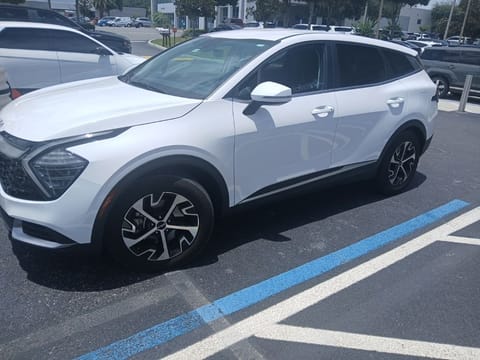 1 image of 2025 Kia Sportage EX